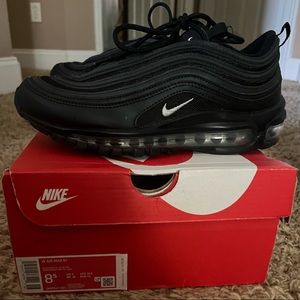 Womens Nike tennis shoes